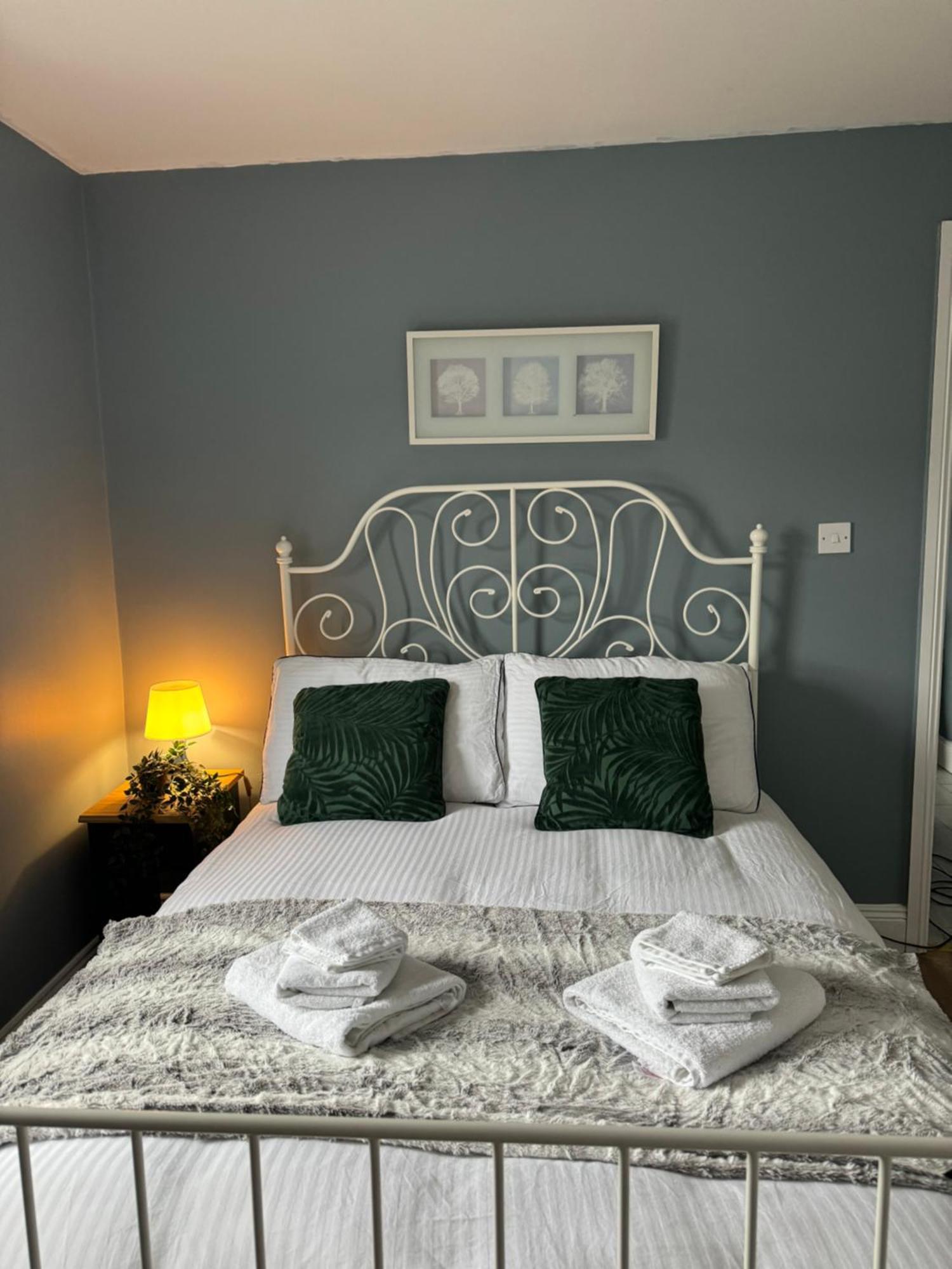 Apartamento Woodquay Mews Galway Exterior foto